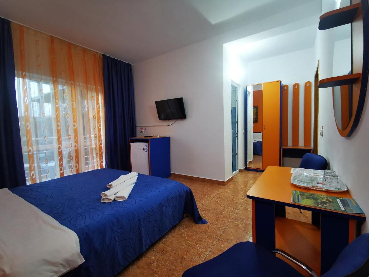 Vila Oranj Hotel Costinesti Bagian luar foto
